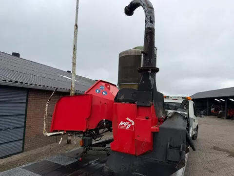 Tunissen  Takkenversnipperaar op Front Hef