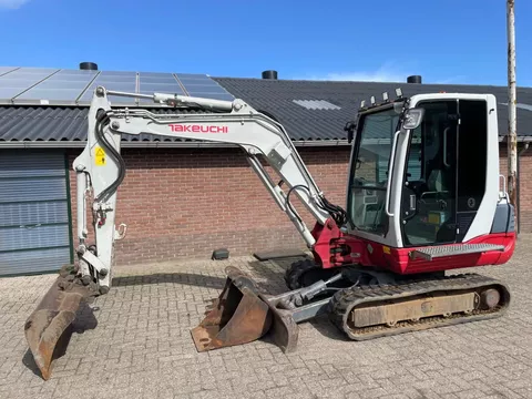 Takeuchi TB 235 Graafmachine