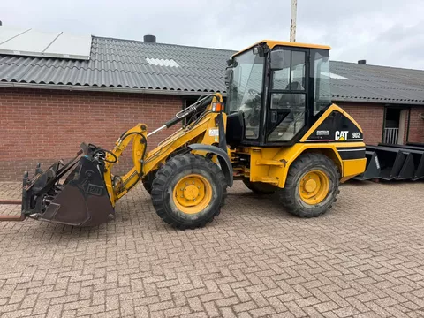 Caterpillar 902 shovel Loader