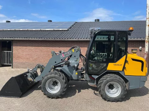 Giant V 6004 T Shovel Loader