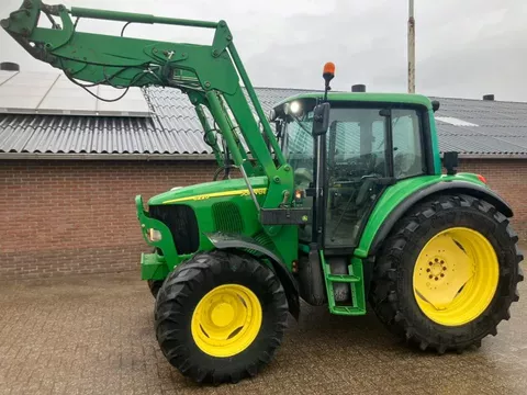 John Deere 6220 Trekker met voorlader