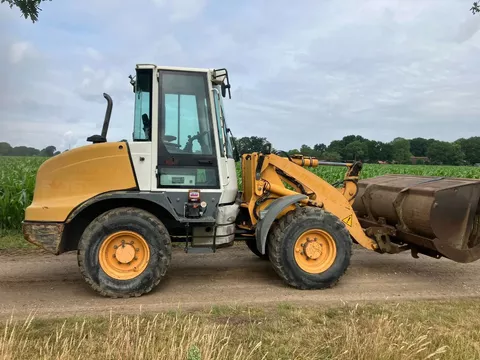 Liebherr L 509 shovel wiellader