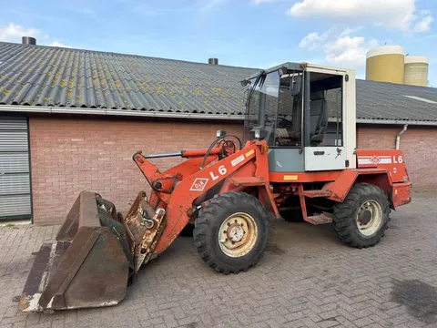 O&amp;K L6-3 Shovel Loader